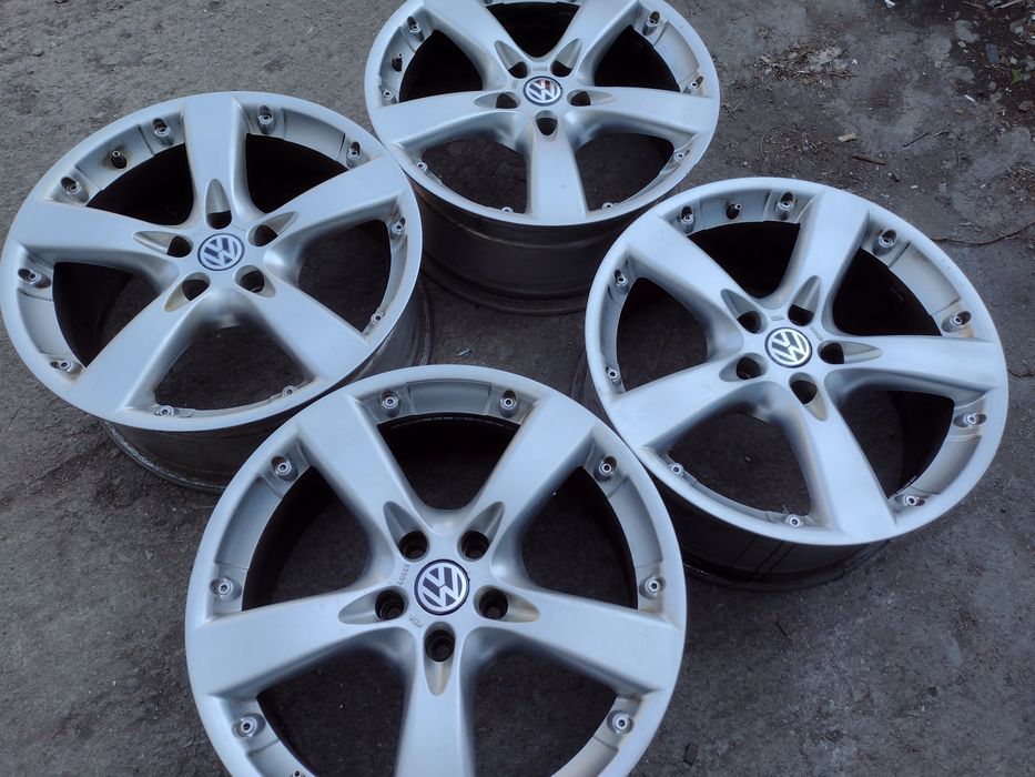 Перфектни Dotz 18-5x112 ET38 8j Фолксваген Пасат