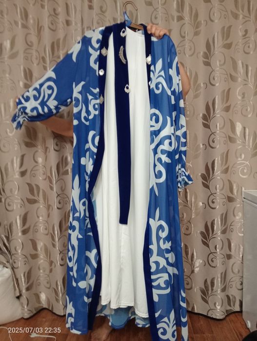 Платья вечерние продаётся