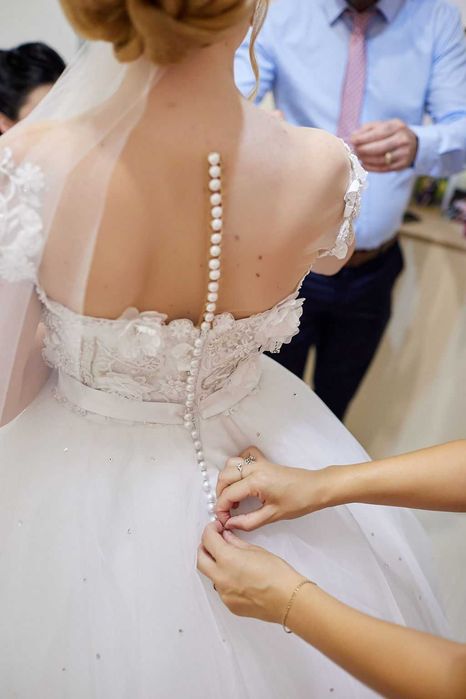 Rochie mireasa mar.S cu pietre pretioase creata la ioana calin