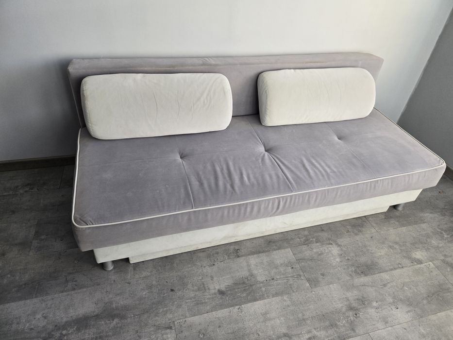 Разтегателен  диван