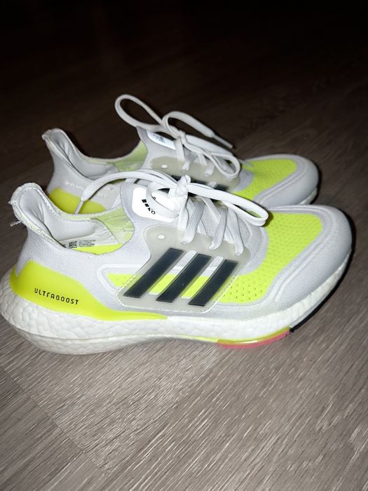 Кроссовки Адидас Ultraboost 37 размер ОРИГИНАЛ