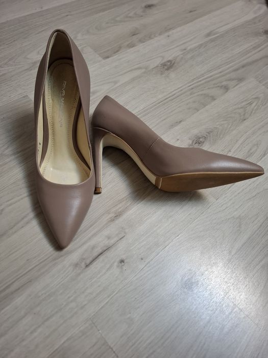 Pantofi eleganți