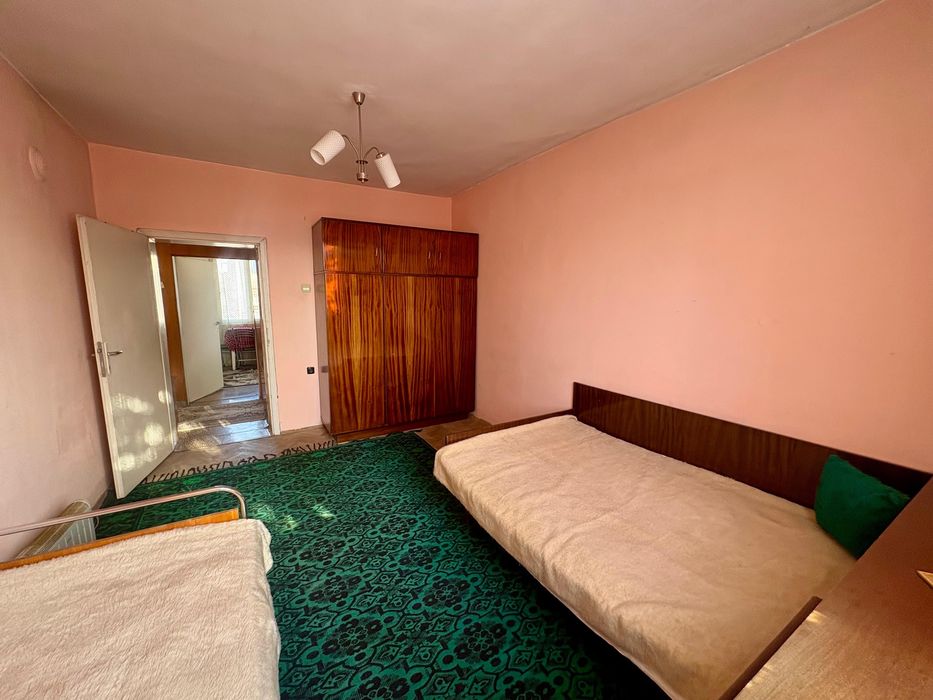 Тристаен Тухлен Апартамент В Центъра на гр. Търговище