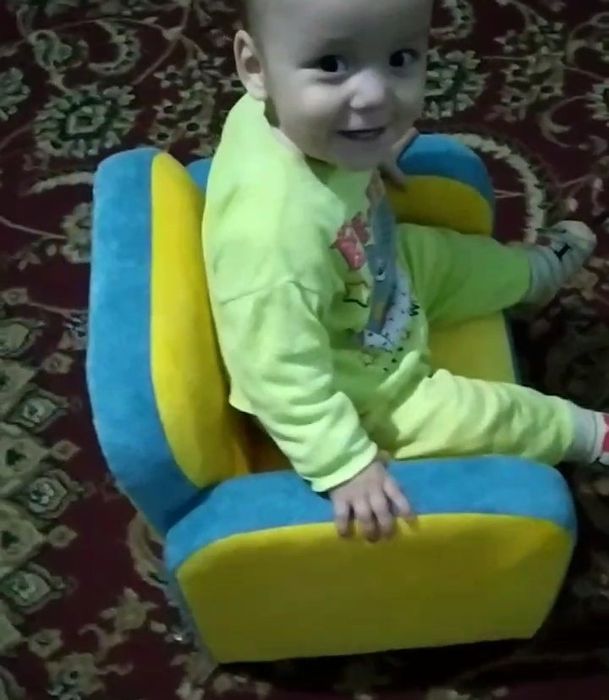 Yangi Detiskiy myahkiy divanchala sotiladi.