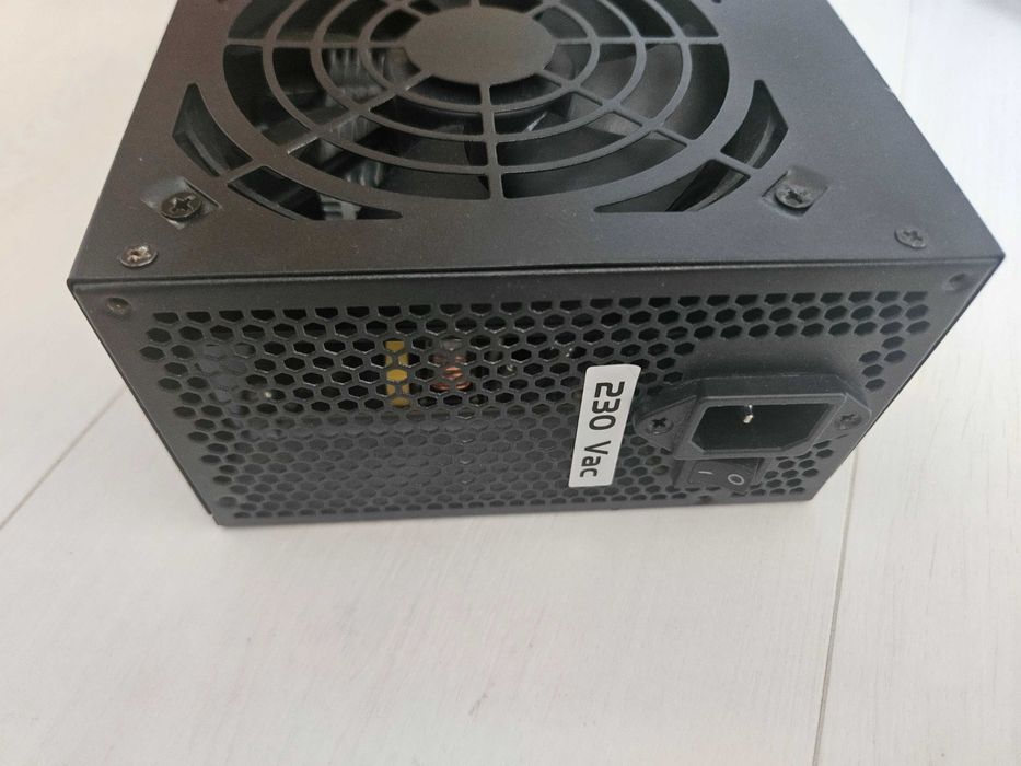 Блок питания AeroCool VP-550EL