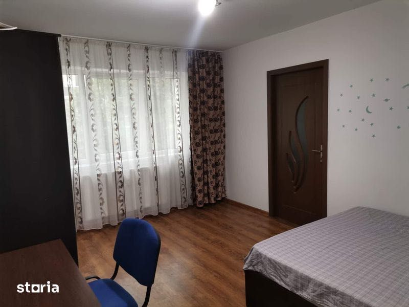 Închiriez apartament