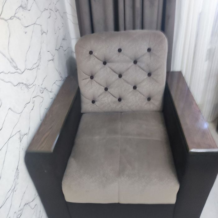 Продается новые кресло.