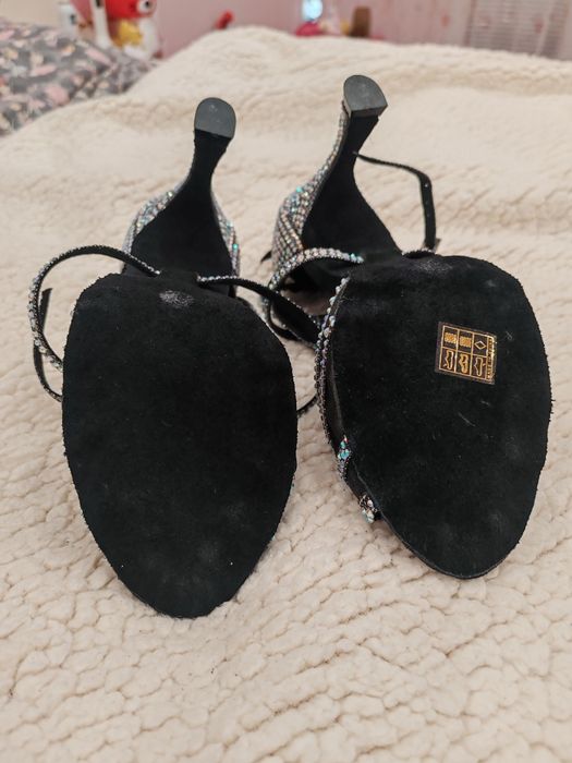 Бляскави обувки за салса