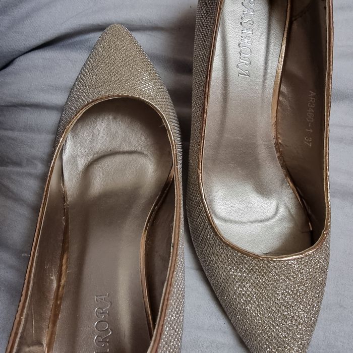 Set,pantofii,poseta aurii 37