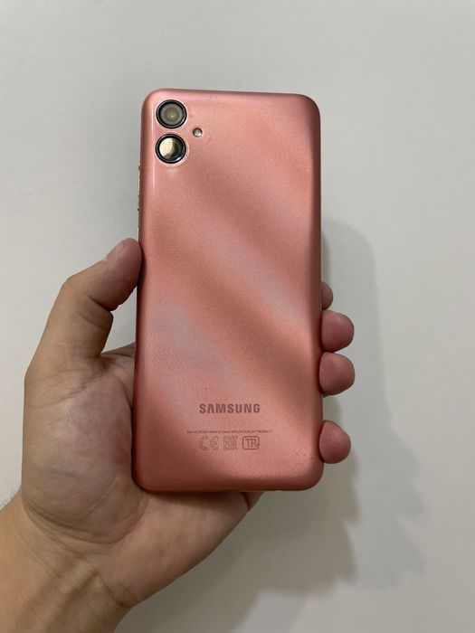 Телефон Samsung A04e