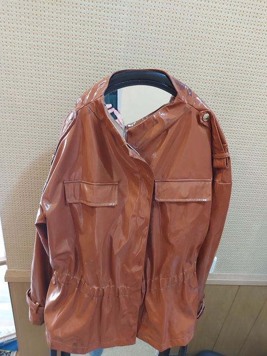 Продаётся куртка из лаковой кожи