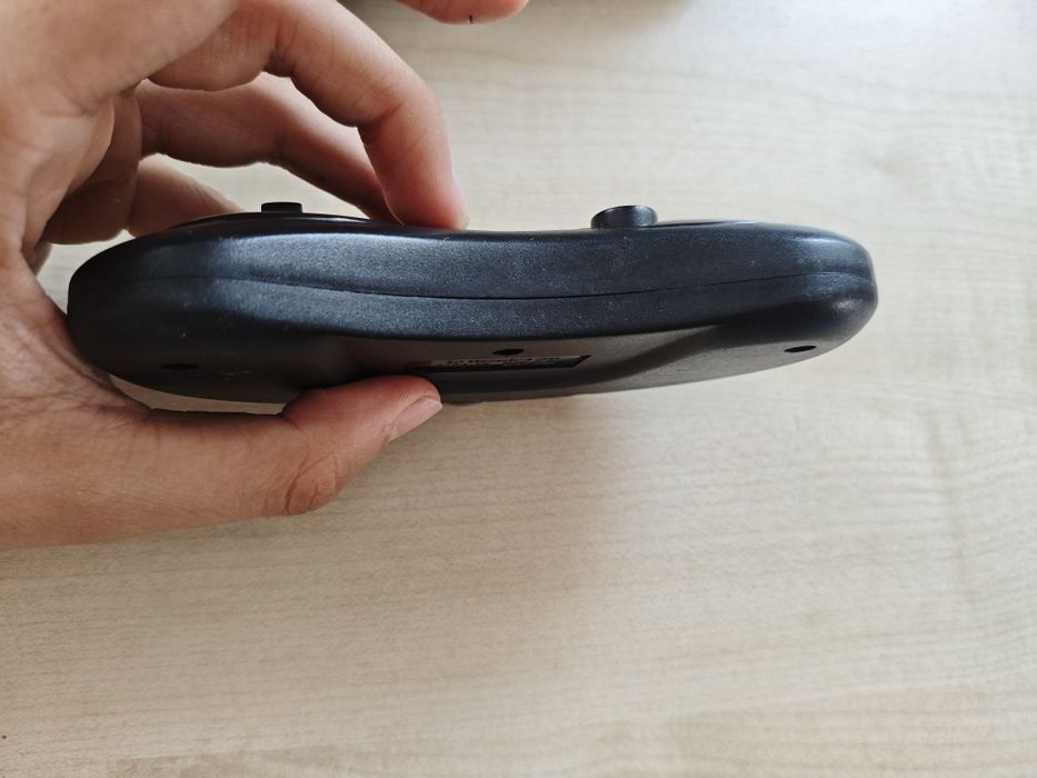 Controller Mega Drive/Genesis cu 6 butoane