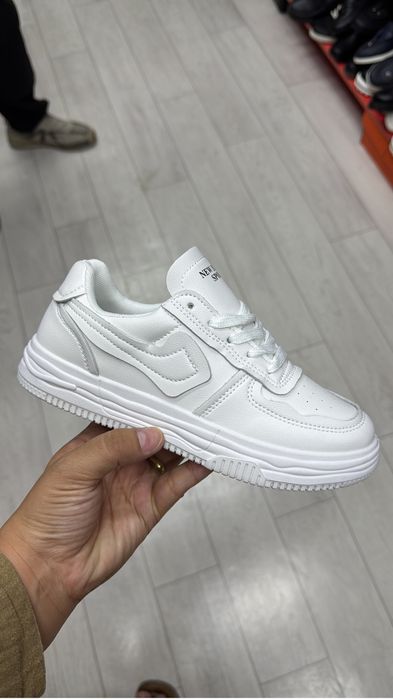 Кроссовки подростковые