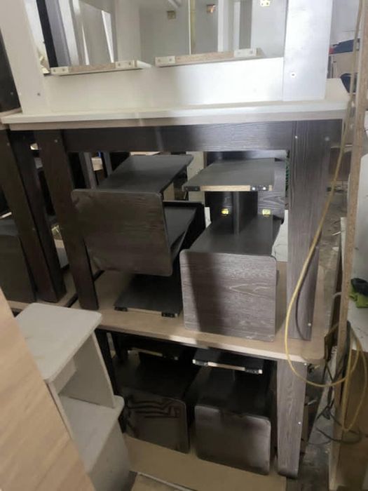 Срочно продам стол 4 стула