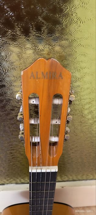 Заглавие: Класическа китара Almira (MG917SB) + ПОДАРЪК Нов комплект струни