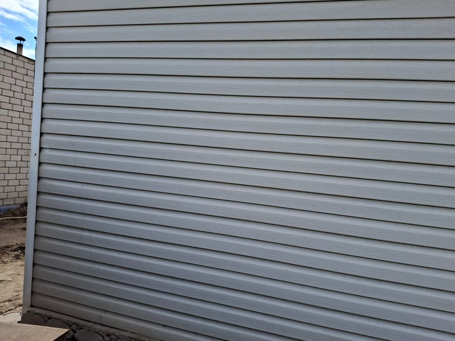 Продам сайдинг светлый