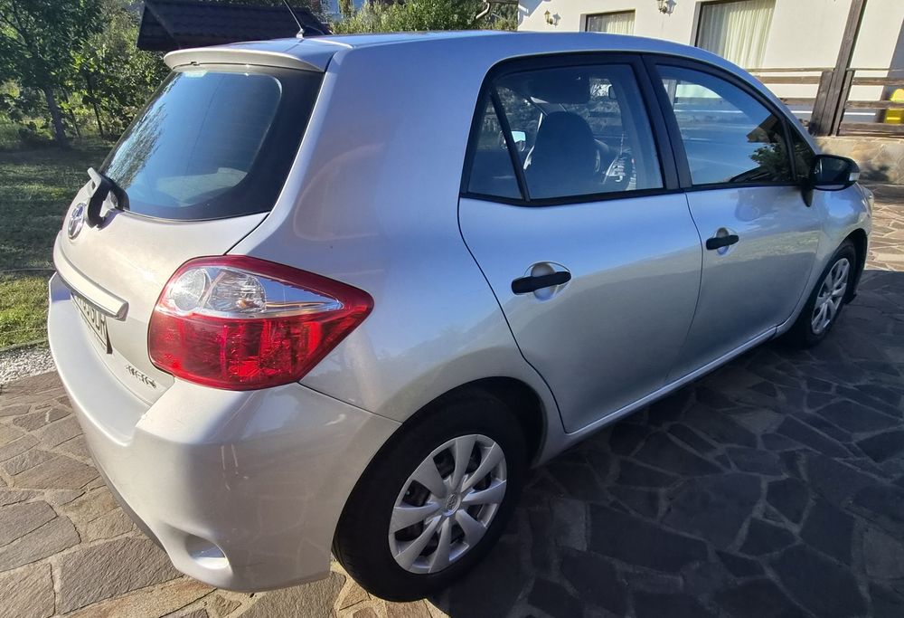 TOYOTA Auris 2011 — imagine 2