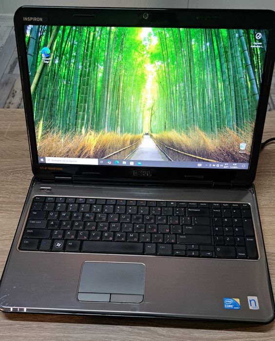 Лаптоп DELL inspiron