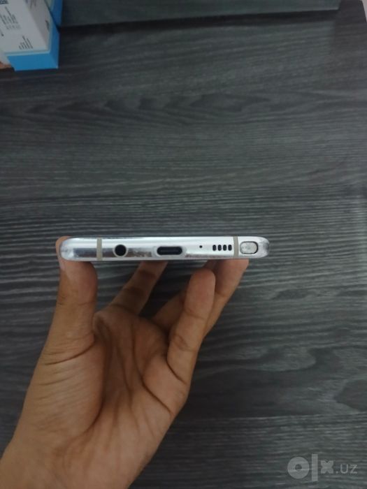 Samsung galaxy note 8 sotiladi