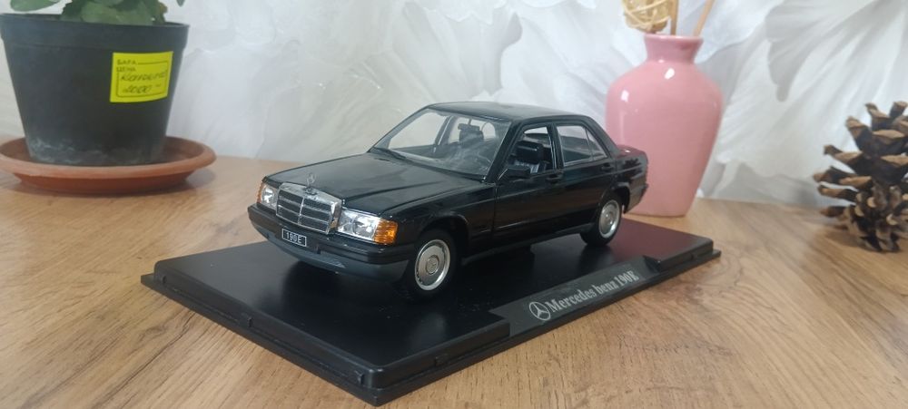 Коллекционная модель Мерседес 1:24