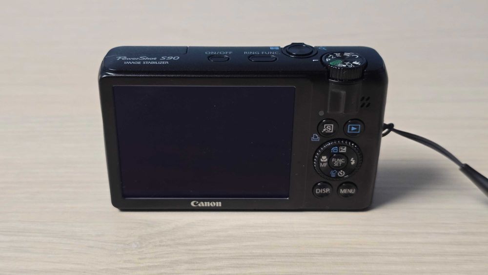 Canon PowerShot S90