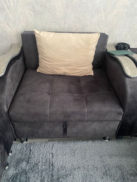 Диван и два кресла