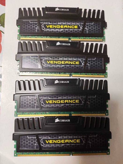 Corsair DDR3 4x8GB Кит