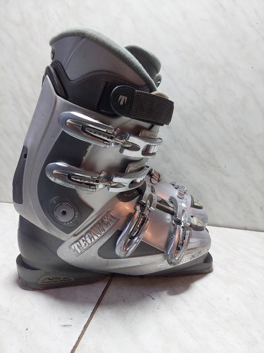 Clapari ski schi Tecnica mondo 25-25,5 corespunde mărimii 38,5-39,5