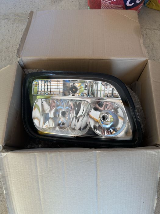Far Mercedes Actros MP2 / Axor dreapta 2004-2008 NOU OEM