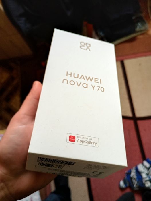 Телефон Huawei Y70