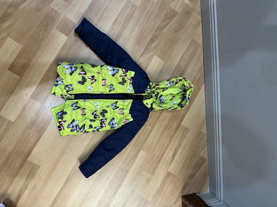 Продам детские куртки