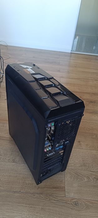 Carcasa PC Gaming Thermaltake Versa N21