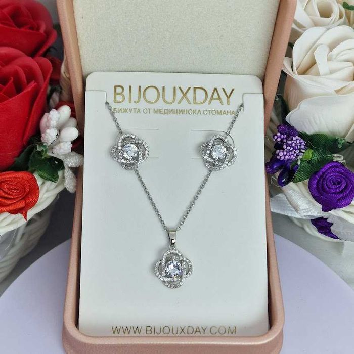 Колие и обици с кристали - Crystal Bloom Set