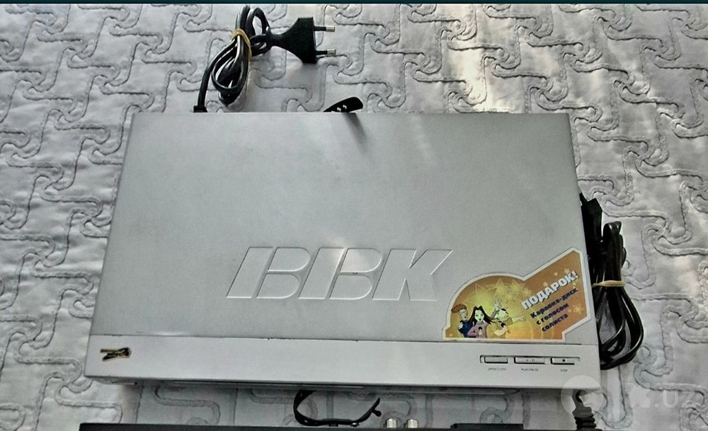 Продаётся DVD ВВК,рабочий но с шумом.Починить или НА ЗАПЧАСТИ.