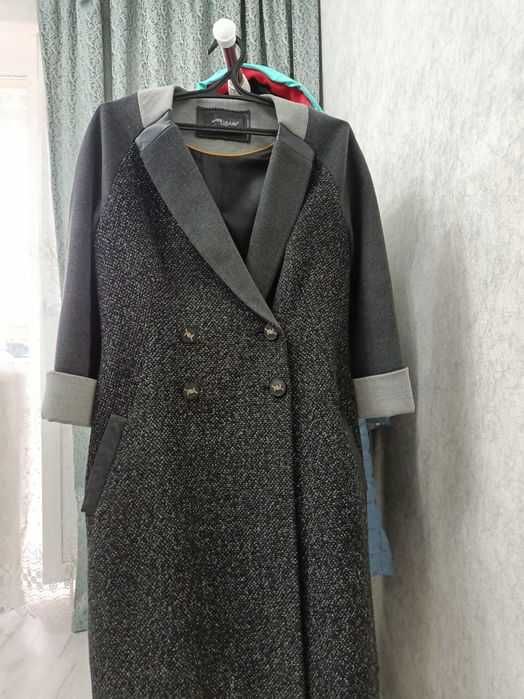 Пальто демисезонное