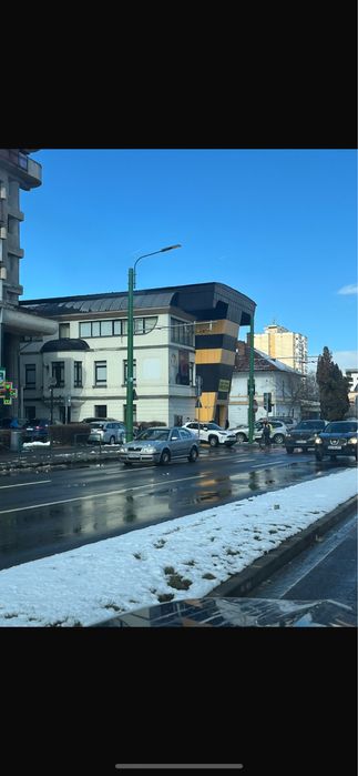 Cladire emblematica/spatiu comercial de inchiriat magazin Onix Centru Civic Brasov