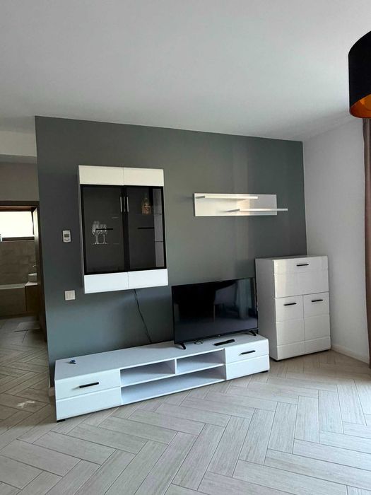 Mobilă living albă, 4 corpuri