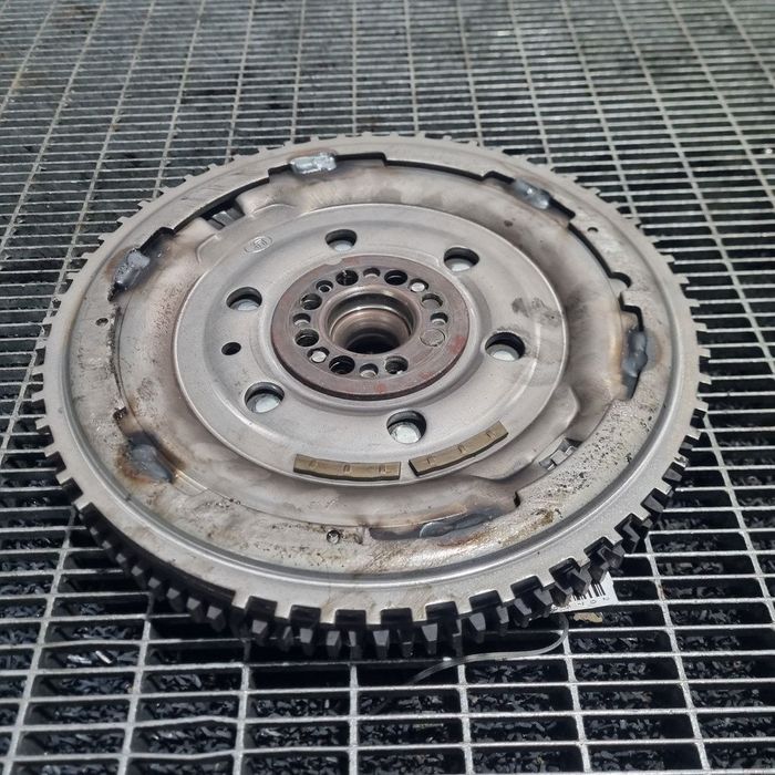 Volanta Nissan X - Trail T30 2.2 Dci 2001 - 2008 114CP Manuala 6 Trepte ...