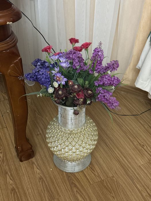Вазы для дома белые и золотая