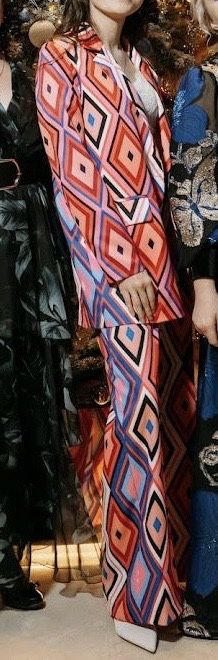 Продам вечерний костюм