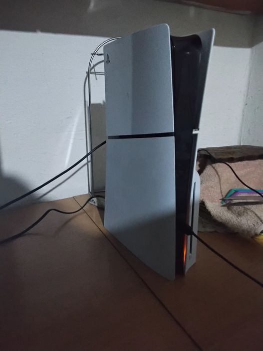 Продаю пс 5 слим с играми