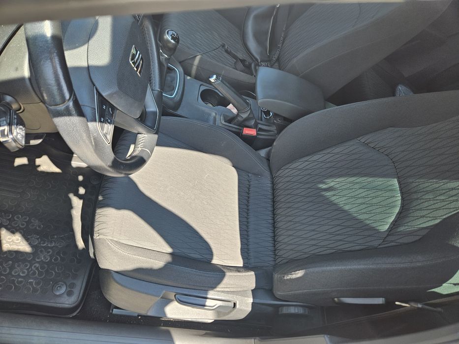 Продавам Seat Leon 1.6 tdi 105hp