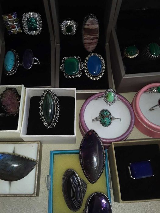 Кольцо с натуральным камнем