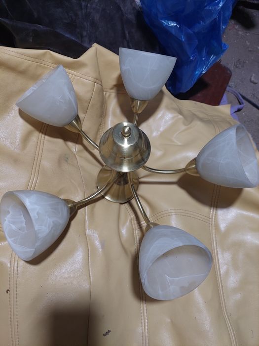 Продам Люстры для дома