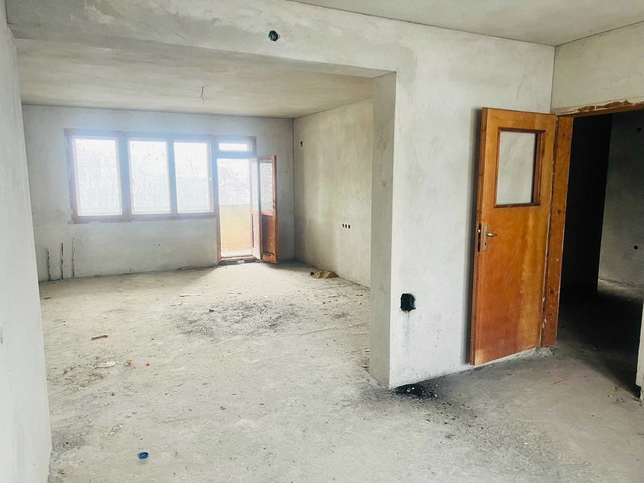 Продава се Тристаен апартамент в Габрово, Център - 100 кв.м за 770 €/кв.м - Снимка #1