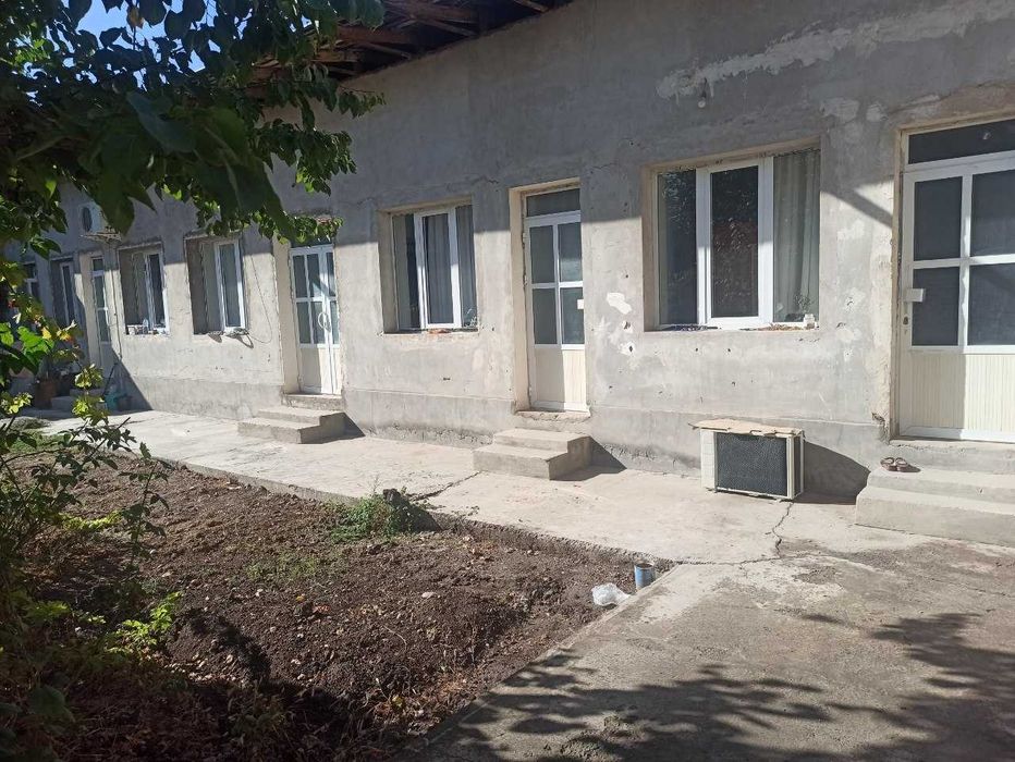 Участка ховли уй сотилади 6 сотих 3 хона