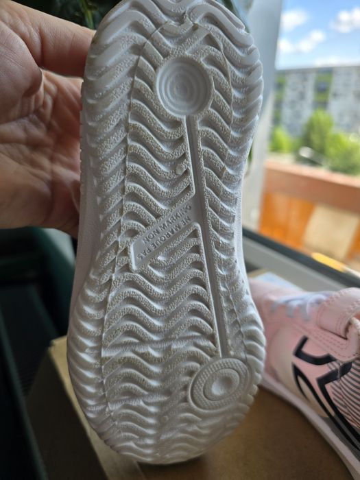 Adidasi superbi marimea 29