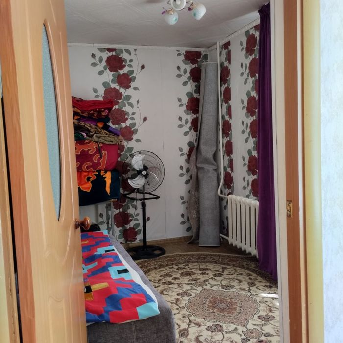 Продаётся 4 комнатная квартира