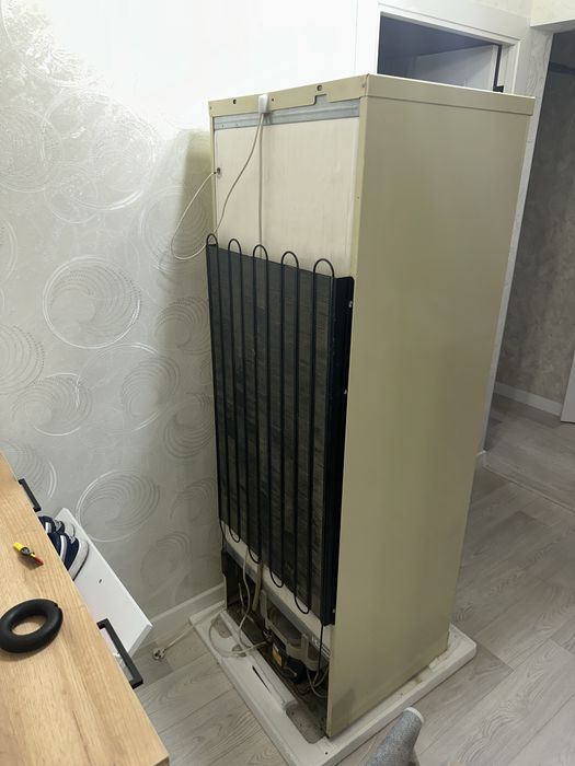 Холодильник Hotpoint-Ariston в отличном состоянии!