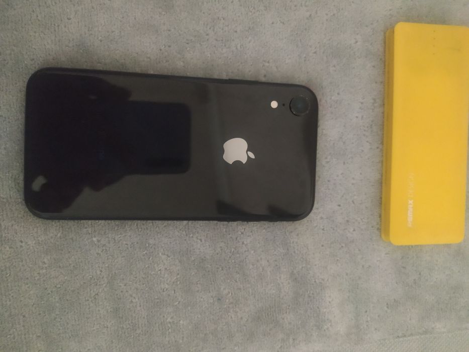 Iphone xr 64 prodam